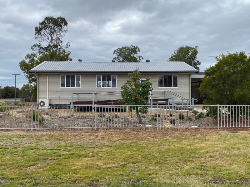 12 Tucker St, Tara QLD 4421