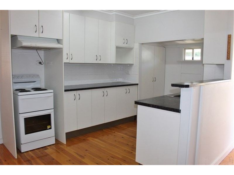 9 Atkins Street, Chinchilla QLD 4413