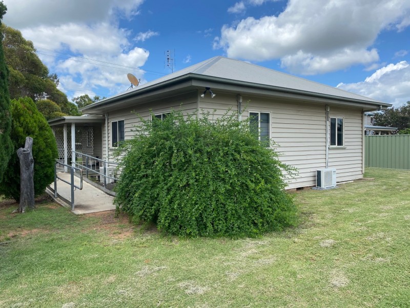 75 Middle St, Chinchilla QLD 4413