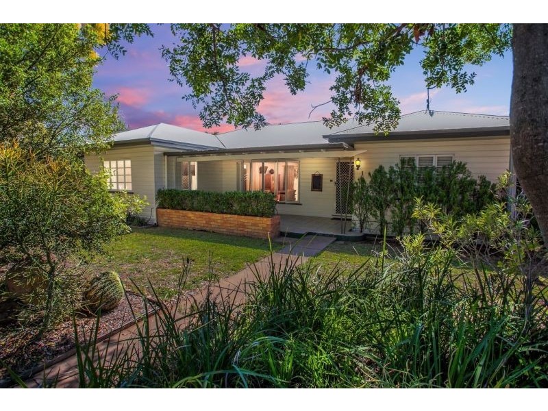 1 Barber Street, Chinchilla QLD 4413