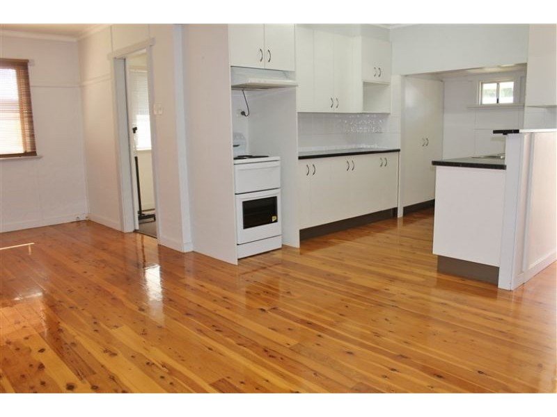 9 Atkins Street, Chinchilla QLD 4413