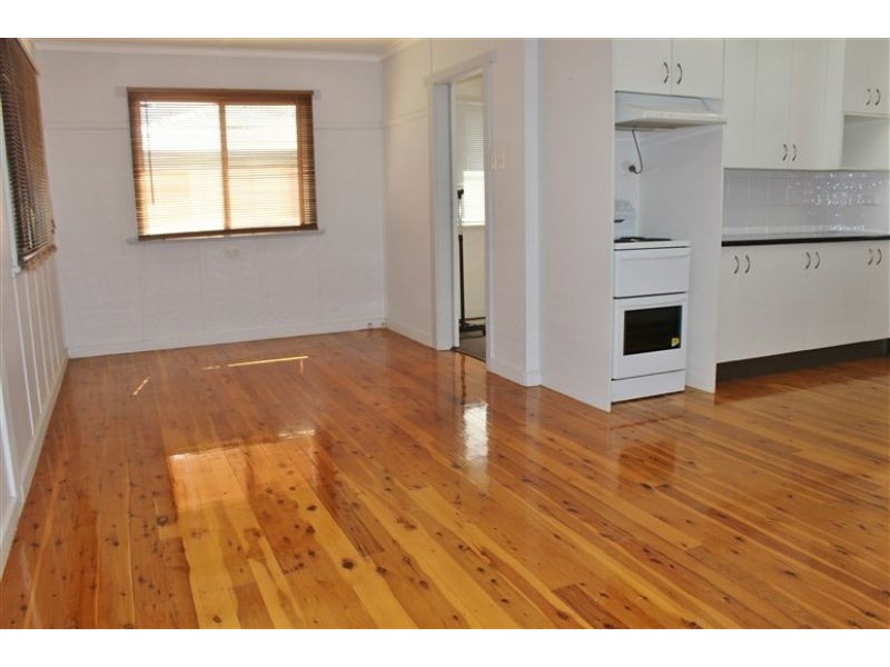 9 Atkins Street, Chinchilla QLD 4413