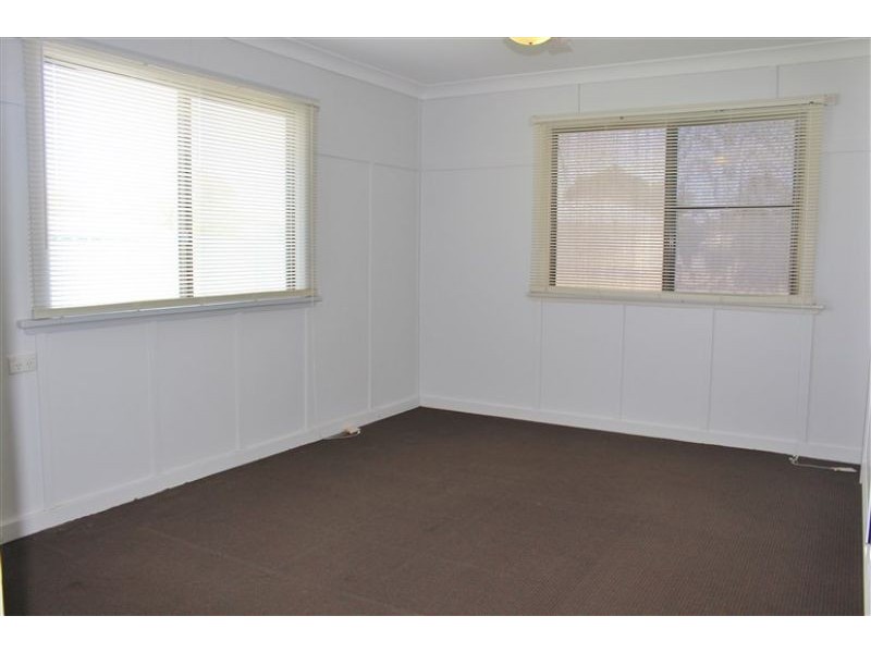 9 Atkins Street, Chinchilla QLD 4413