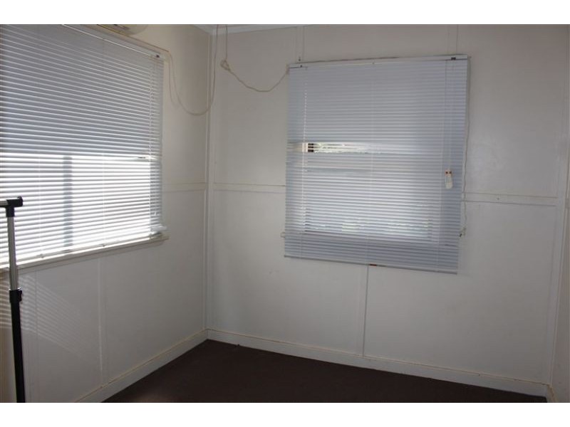 9 Atkins Street, Chinchilla QLD 4413