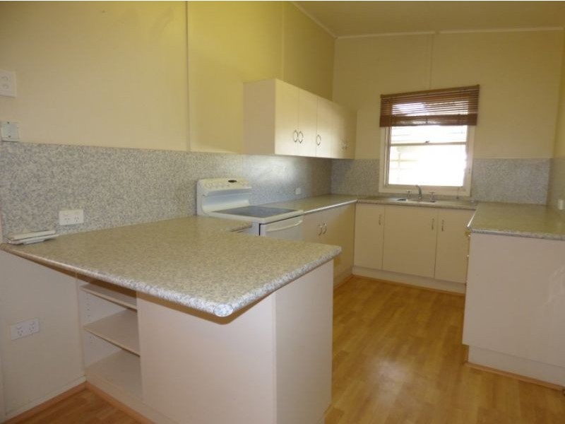 12 Dorney Street, Chinchilla QLD 4413