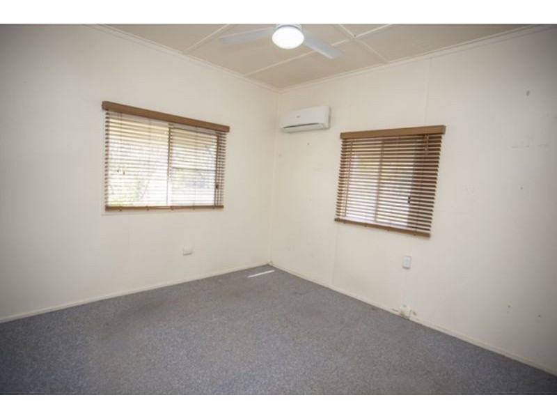 12 Dorney Street, Chinchilla QLD 4413