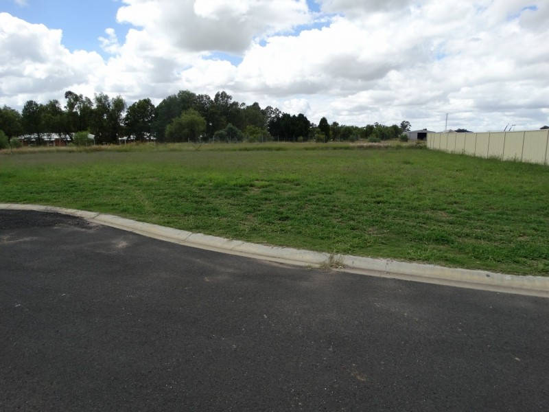 6 Wheildon Way, Chinchilla QLD 4413