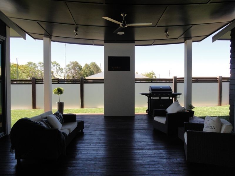 2 Barnsley Street, Chinchilla QLD 4413