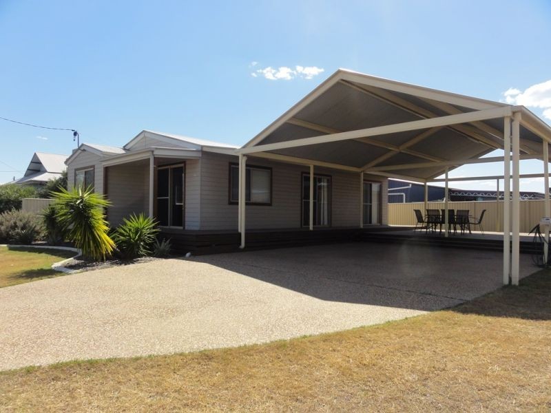 5 McAuliffe Street, Miles QLD 4415
