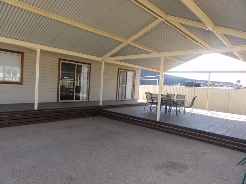 5 McAuliffe Street, Miles QLD 4415