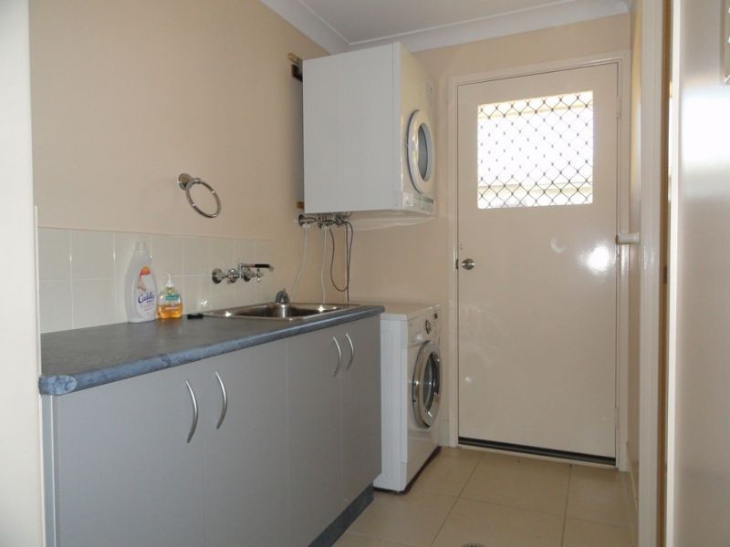 11 Lee Street, Miles QLD 4415