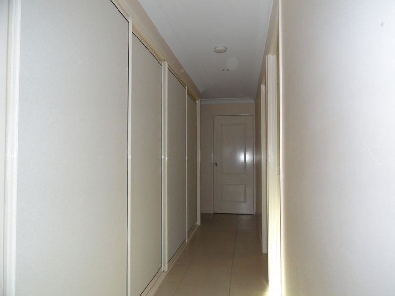 11 Lee Street, Miles QLD 4415