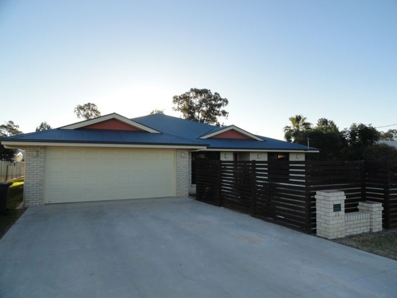 11 Lee Street, Miles QLD 4415