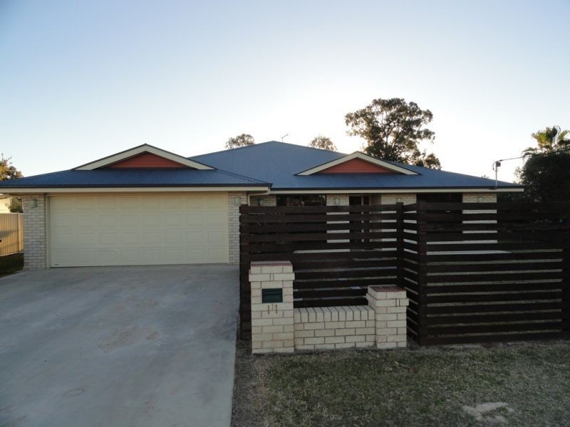 11 Lee Street, Miles QLD 4415