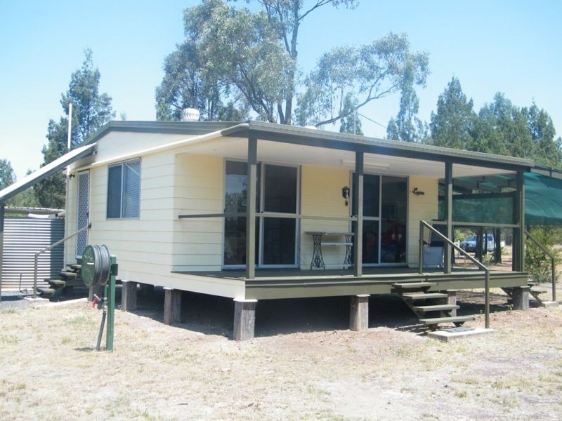 877 Males Drive, Tara QLD 4421