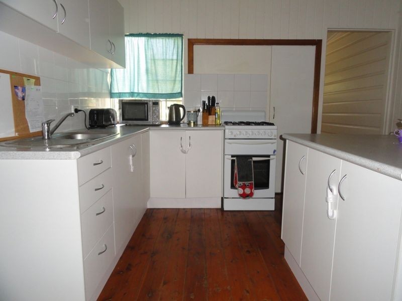 8 Wood Street, Chinchilla QLD 4413