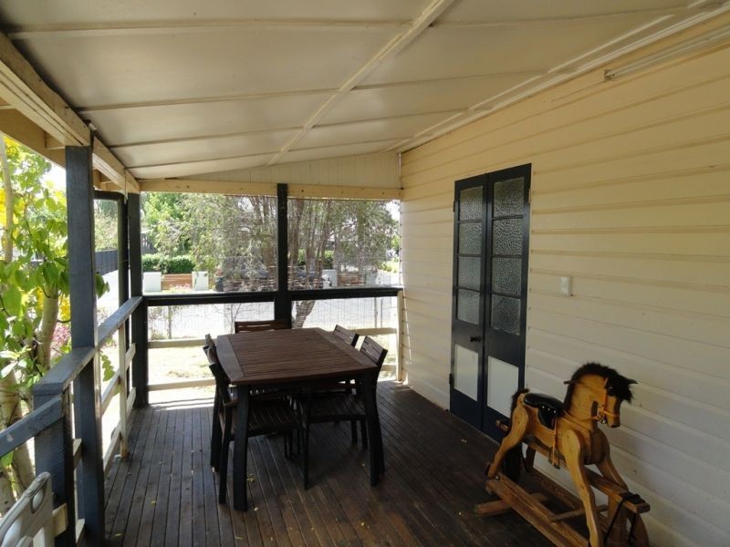 8 Wood Street, Chinchilla QLD 4413