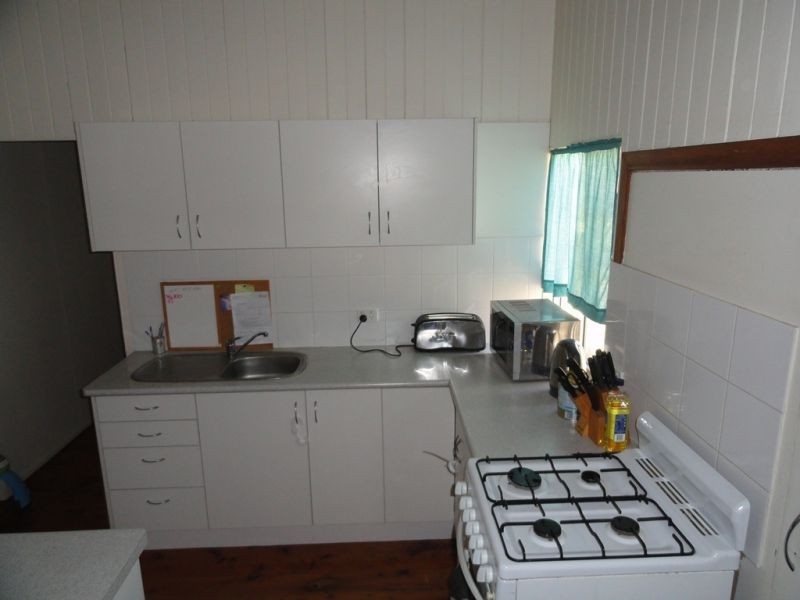 8 Wood Street, Chinchilla QLD 4413