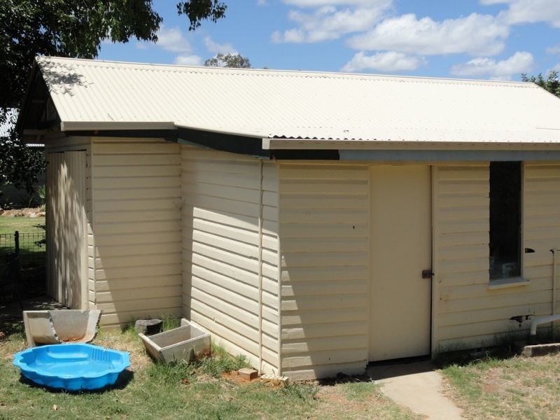 8 Wood Street, Chinchilla QLD 4413