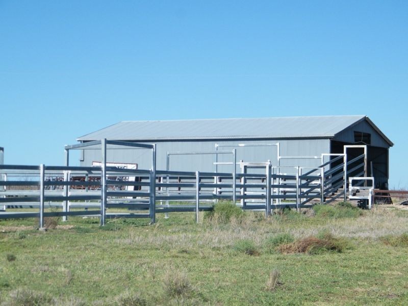 421 Chances Plains Road, Chinchilla QLD 4413