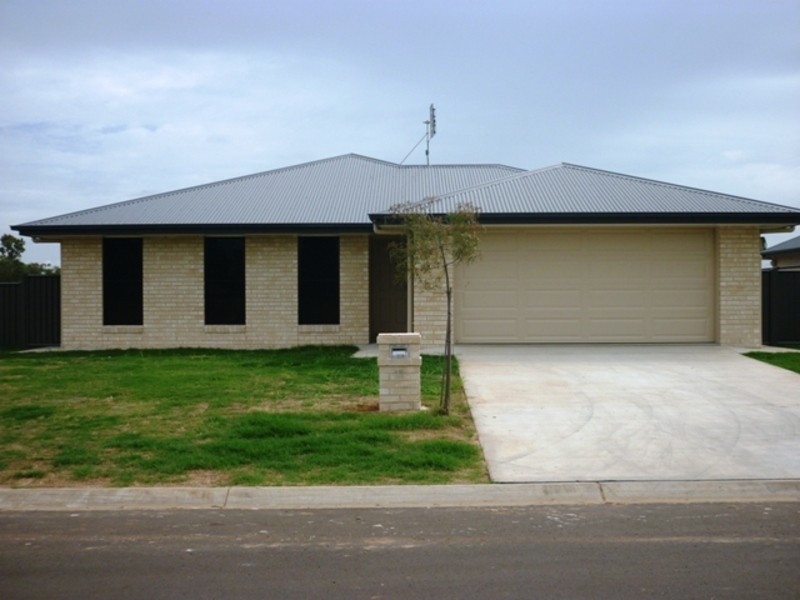 11 Gower Street, Chinchilla QLD 4413