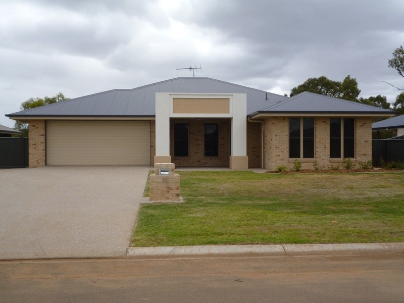 10 Layne Crescent, Chinchilla QLD 4413