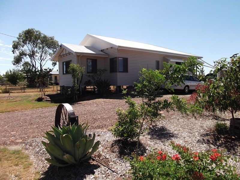 20 Albert Street, Jandowae QLD 4410
