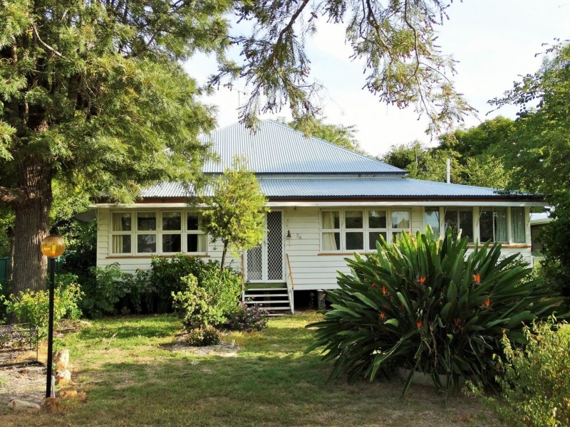 74 Hypatia Street, Chinchilla QLD 4413