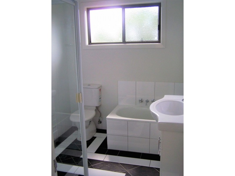 2/6 Holland Street, Chinchilla QLD 4413