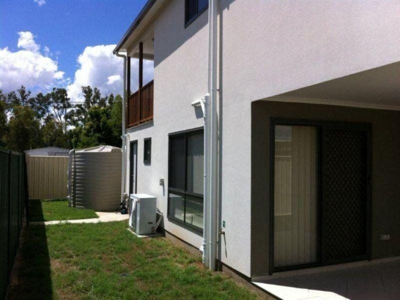 2/6 Holland Street, Chinchilla QLD 4413