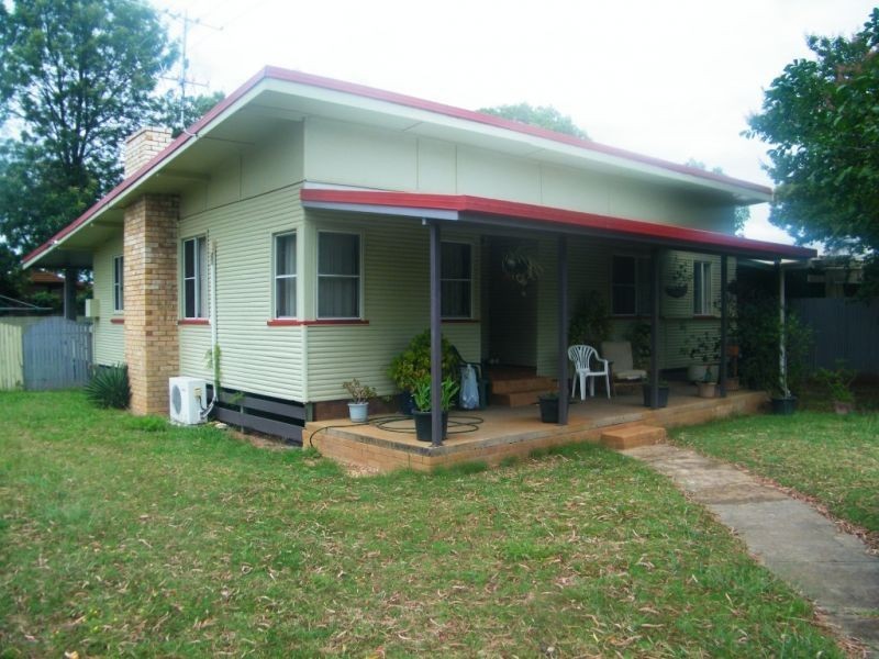 12 Castle Street, Chinchilla QLD 4413