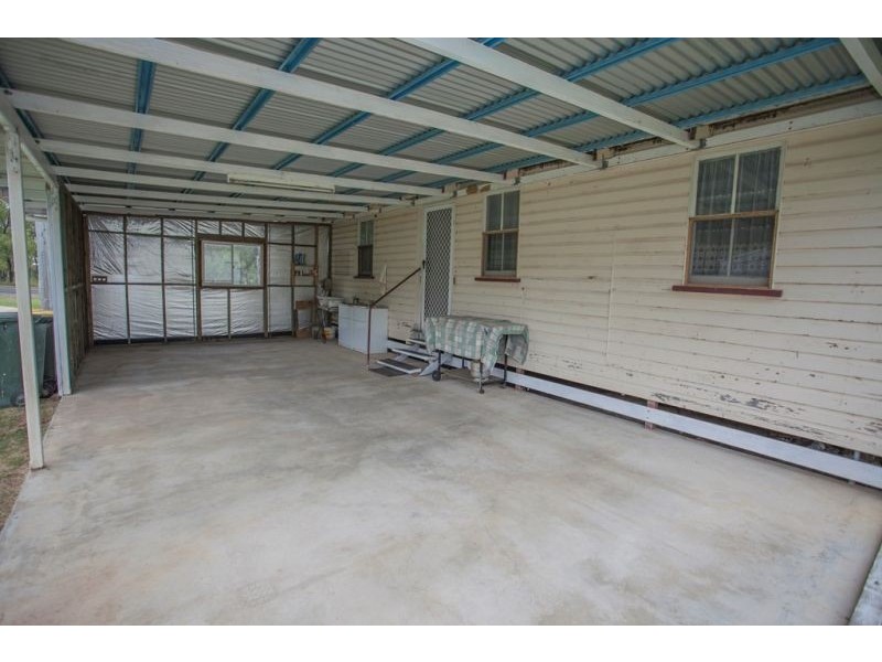 34 Hypatia Street, Chinchilla QLD 4413