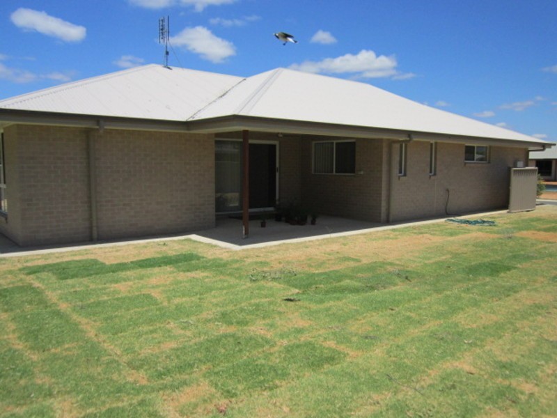 137 Cypress Pine Drive, Miles QLD 4415