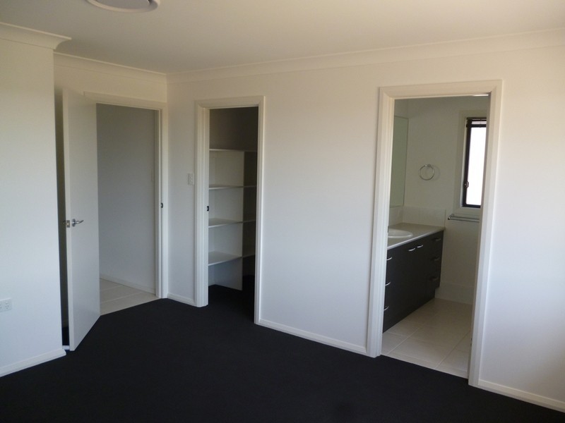 3 Hookswood Road, Miles QLD 4415