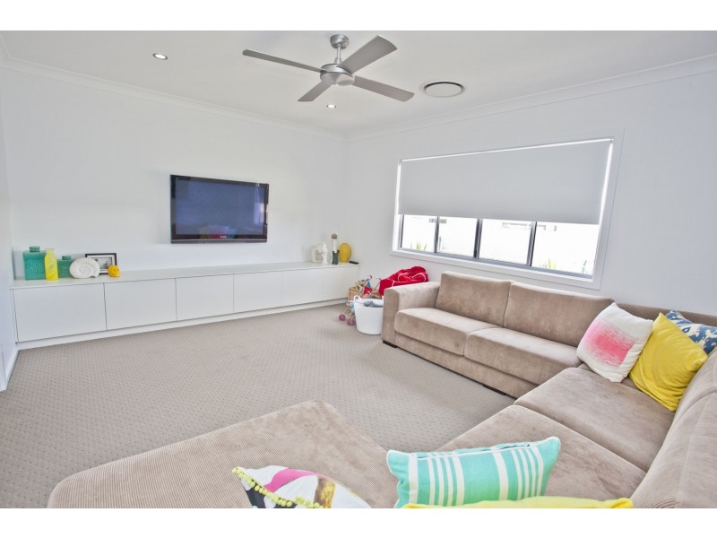 1,579m2 Hideaway in Sommerfeld Crescent, Chinchilla QLD 4413