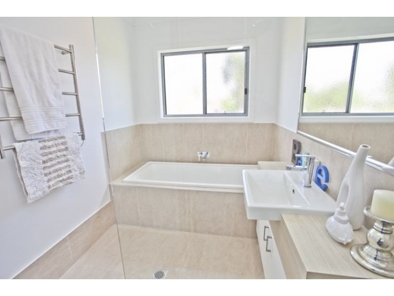 1,579m2 Hideaway in Sommerfeld Crescent, Chinchilla QLD 4413