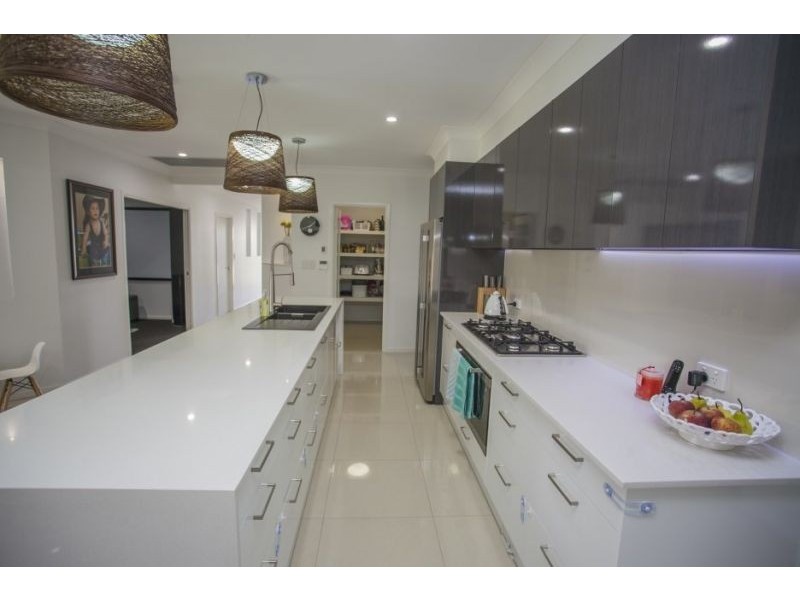 10 Parker Place, Chinchilla QLD 4413