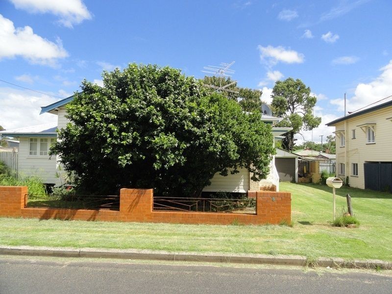 5 First Avenue, Chinchilla QLD 4413