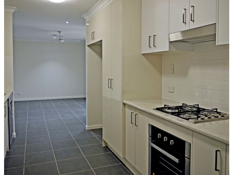 4 Hughes St, Chinchilla QLD 4413