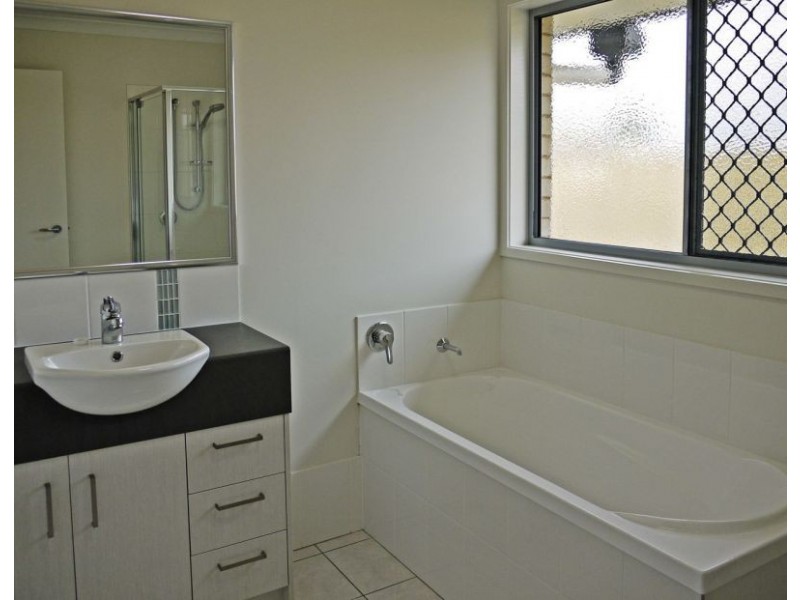 4 Hughes St, Chinchilla QLD 4413