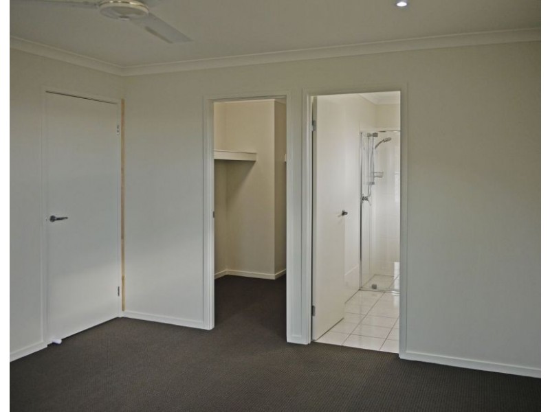 4 Hughes St, Chinchilla QLD 4413