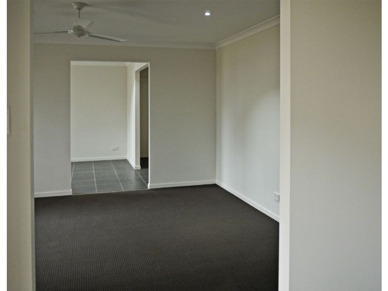 4 Hughes St, Chinchilla QLD 4413