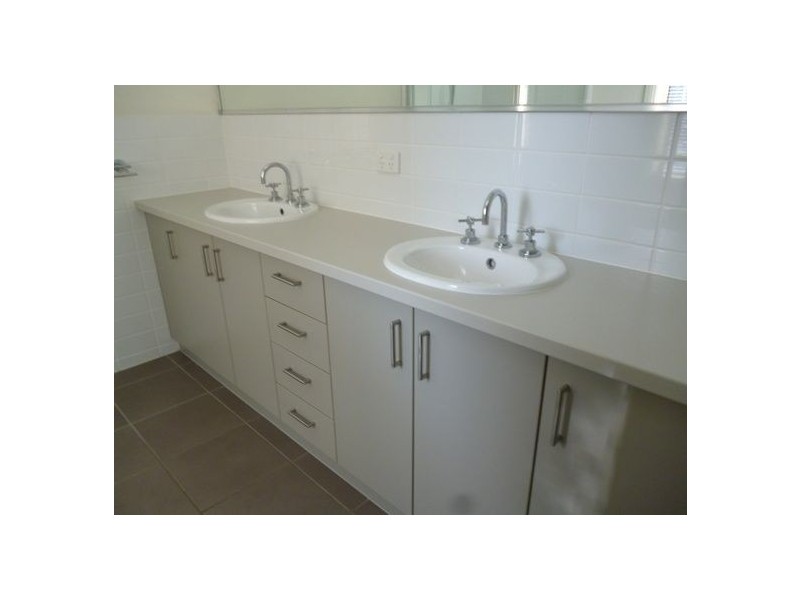 63 Sommerfeld Crescent, Chinchilla QLD 4413