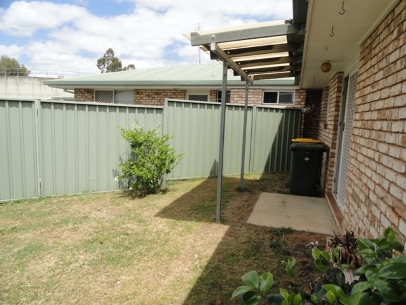 1/64 Middle Street, Chinchilla QLD 4413