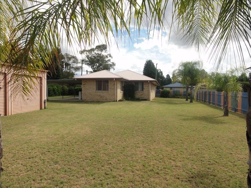 33 Beasley Street, Chinchilla QLD 4413