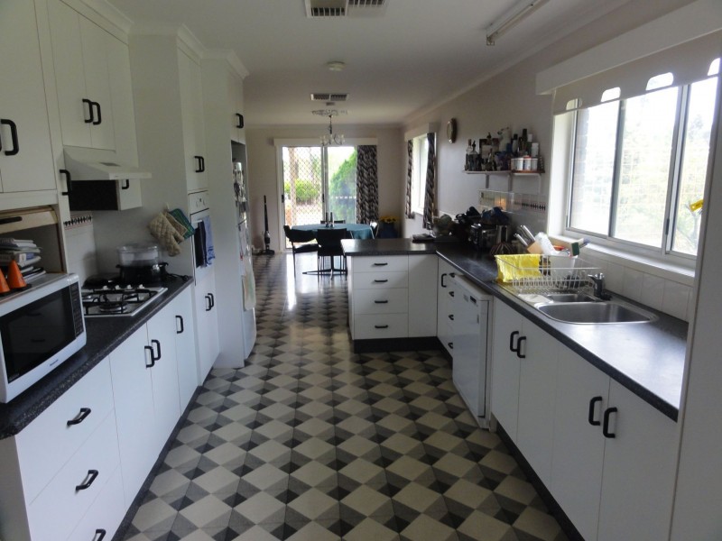 126 Windmill Road, Chinchilla QLD 4413