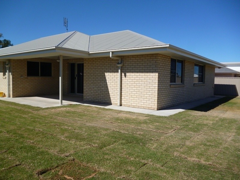 100 Cypress Pines Drive, Miles QLD 4415