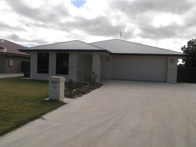 11 Layne Crescent, Chinchilla QLD 4413