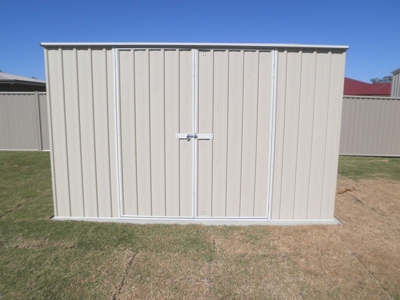 102 Cypress Pines Drive, Miles QLD 4415