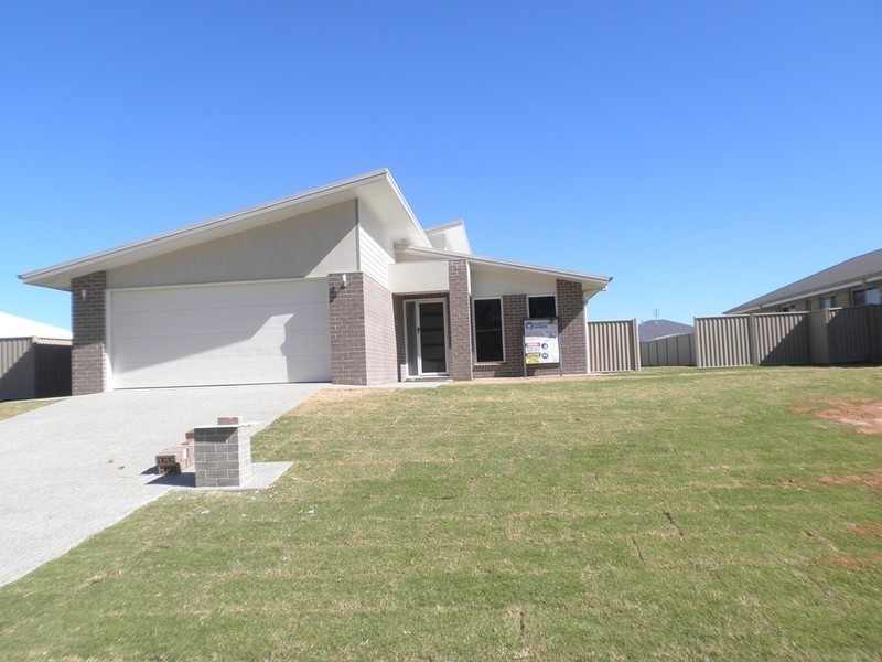 104 Cypress Pines Drive, Miles QLD 4415